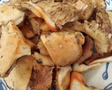 Foto del paso 7 de la receta: Carrilleras (galtas) de cerdo con robellón