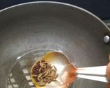 A picture of step 3 of Tar kakdi ki sabji 😋😋.