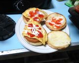 Foto langkah ke 4 dari resep Chicken Burger.