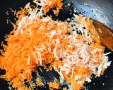 Foto langkah ke 2 dari resep Misoa Wortel Goreng Telur.