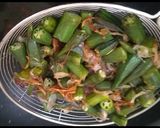 A picture of step 2 of Masalaydar Dahi Bhindi.