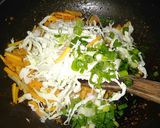 Foto langkah ke 4 dari resep Bihun goreng.