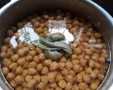 A picture of step 2 of Chole Bedmi Puri.
