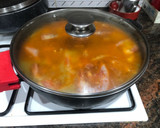 Foto del paso 8 de la receta: Pollo con fideos y gambones