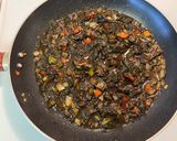 Foto del paso 4 de la receta: Arroz negro 🦑 y alioli 🧄!