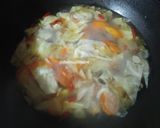 Foto langkah ke 4 dari resep Sayur Bening Wortel, Kol, dan Kisik.