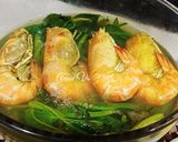 Hình bước làm 3 của món Canh rau muống nấu tôm càng xanh chua cay