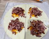 Une image de l'étape 4 de Triangles fourrés au Lardons et à la Mimolette.