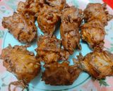 प्याज के पकौड़े (pyaz ke pakode recipe in Hindi) रेसिपी चरण 4 फोटो