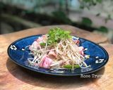 Hình bước làm 3 của món Mực Xào Giá Hành