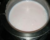 A picture of step 3 of Strawberry custard.