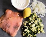 Une image de l'étape 1 de Pâte à la crème, saumon fumé et courgettes.