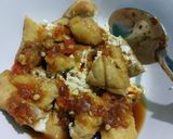 Foto langkah ke 4 dari resep Tahu Gejrot (tahu goreng/matang segitiga).