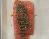 Foto del paso 4 de la receta: Hojaldre de salmón en salsa de mostaza y miel
