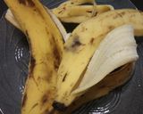 Foto langkah ke 1 dari resep Bomboloni Kulit Pisang.