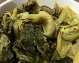 Foto langkah ke 2 dari resep Tumis Sawi Asin Pedas.