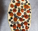 Foto del paso 4 de la receta: Focaccia de tomates confitados, aceitunas negras y romero