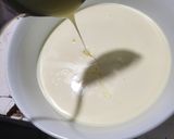 Hình bước làm 2 của món Passion Fruit ice cream with condensed milk (Kem chanh dây)