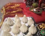 A picture of step 4 of Stuffed gulkand and coconut jaggery rava modak.