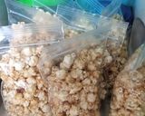 Foto langkah ke 2 dari resep Popcorn karamel.