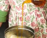 A picture of step 2 of Kolkata Jhal Muri (street food).