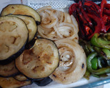Foto del paso 4 de la receta: Bistec de ternera añojo con verduras salteadas y patatas fritas