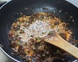 A picture of step 5 of Chinese restaurant style spicy veg manchow soup.
