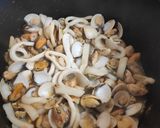 Foto del paso 5 de la receta: Sopa de pescado y marisco fácil y deliciosa