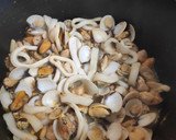 Foto del paso 5 de la receta: Sopa de pescado y marisco fácil y deliciosa