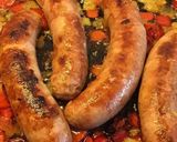Une image de l'étape 1 de Flan aux poivrons et oignons aux saucisses et salade verte.