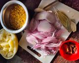 A picture of step 3 of Akhni pulav.
