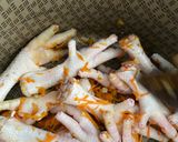 Foto del paso 1 de la receta: Patitas de pollo al jugo