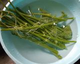 รูปขั้นตอนการทำที่ 1 ของ ไข่ขยี้มิโซะก้านฟักแม้ว #Zerowaste Miso Scrambled Chayote Stem