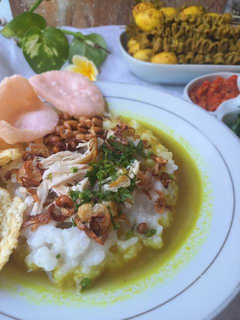 Langkah-langkah untuk membuat Resep Bubur ayam rice cooker khas Cirebon