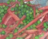 A picture of step 2 of Pasta with green veggies and schezwan chutney.