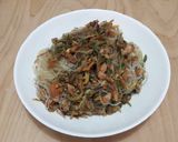 Pas rețetă Noodles cu somon afumat, dovlecei și morcov 8 fotografie