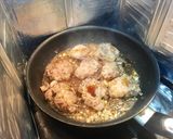 Hình bước làm 2 của món Cốt lếch ram mặn