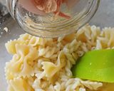 # 24 04 08  "Munch a konyhámból" tonhalfilé, tészta, zöldborsó, reszelt citromhéj recept fázis 2 fotója