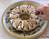 A picture of step 9 of Christmas Wreath Cake.