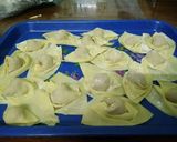 Hình bước làm 4 của món Hoành thánh tôm thịt