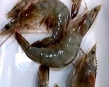 รูปขั้นตอนการทำที่ 1 ของ กุ้งผัดดอกหอม