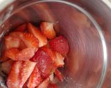 A picture of step 1 of Strawberry Smoothie.