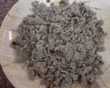 A picture of step 10 of Urad/maash ki khatti daal with bajrey ki roti.