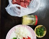 A picture of step 1 of Chinese Crispy Pork Ribs with bell peppers 椒鹽排骨.
