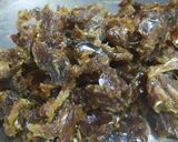 A picture of step 1 of Khajoor Halwa / Dates Halwa.