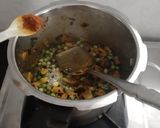 ખીચડી(Khichdi Recipe in Gujarati) રેસીપી સ્ટેપ7ફોટો