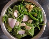 A picture of step 2 of Creamy Palak Matar Curry.