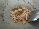Takwa ayam cincang dengan pickled lettuce