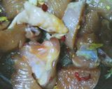 Hình bước làm 2 của món Gà om nấm hương