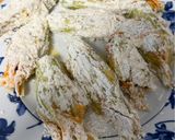 Foto del paso 9 de la receta Flores de calabacín rellenas de queso brie y jamón